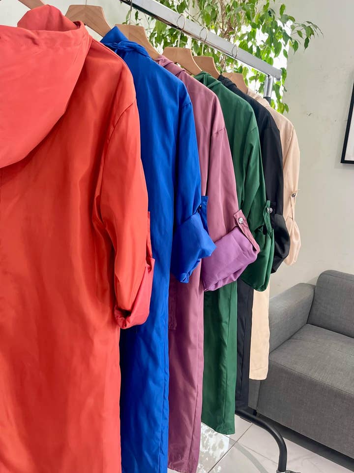 SWEET MAGIC MODA Y COMPLEMENTOS - Wholesale Raincoat - Women's - THREE-QUARTER REFLECTIVE RAINCOAT 3