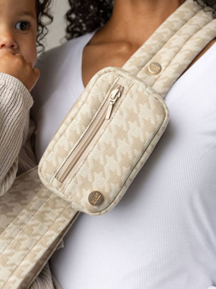 The Monarch Accessory Bag - Houndstooth for wholesale by Mabē Baby Carriers