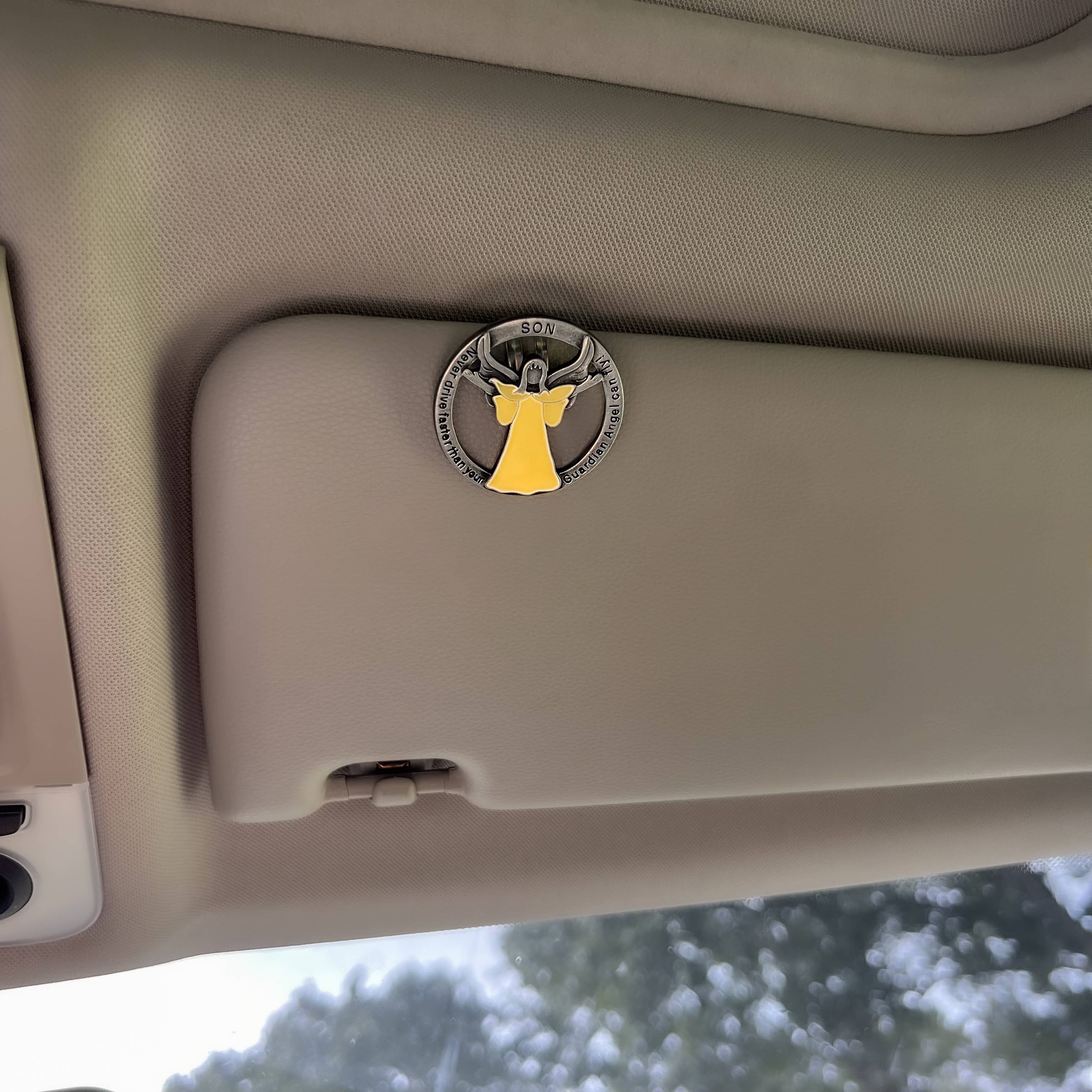 Abbey + CA Gift - Vente Breloque décorative pour voiture – unisexe - Clip de visière qui brille8