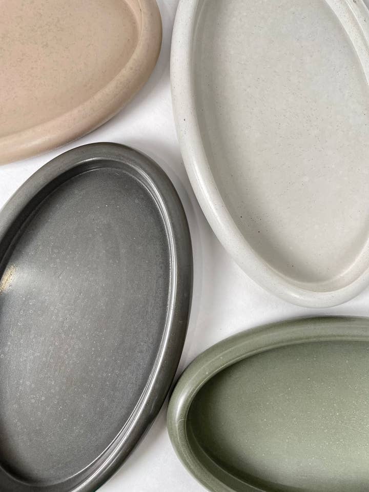 Rundad | Plateau ovale en béton pour la vente par Nordic Pine Home