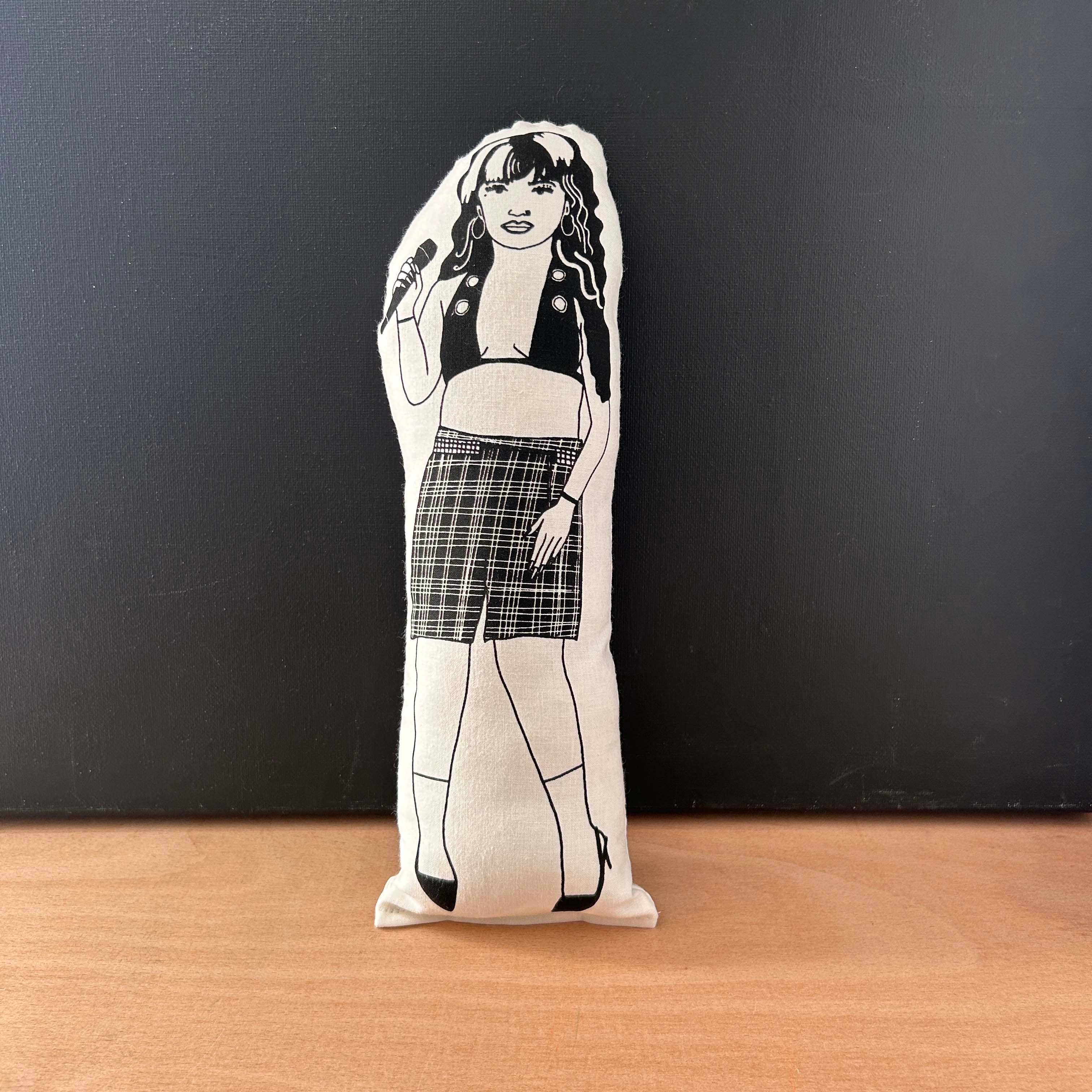 Fat Hen And Flo – wholesale Craft sewing kit – Lola Young - Sew Your Own Idol Kit3