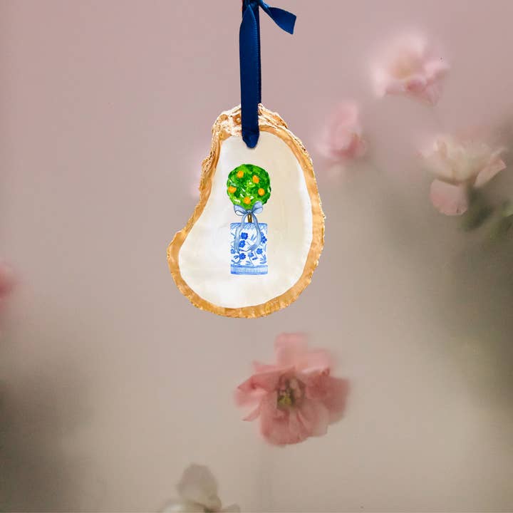 Décoration ronde en forme de coquille d'huître en forme de chinoiserie orange pour la vente par Willett and Co