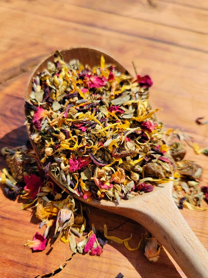 Empress Tarot Tea {to be reminded of the beauty and abundance of the natural world} for wholesale by Nordic Fox Farm