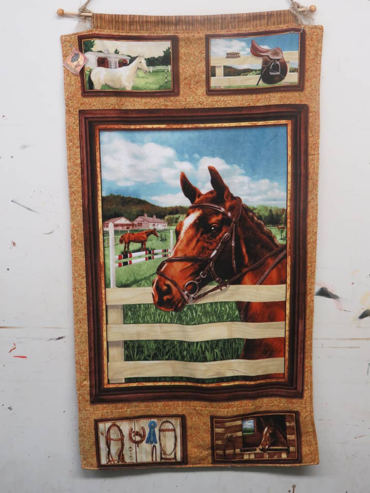 Muurhanger voor paarden voor wholesale door For Your Home