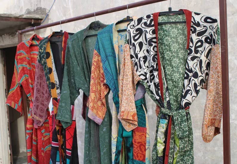 bhavnas boutique - Vendita all'ingrosso Kimono - Donna - Lotto di 5 pezzi kimono in seta indiana Kimono da donna in seta2