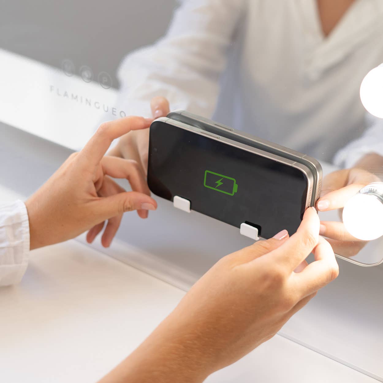 Flamingueo - Wholesale Vanity Mirror - Mirror with 15 Hollywood LED lights, three light modes, touch control, rounded corners and tiltable10