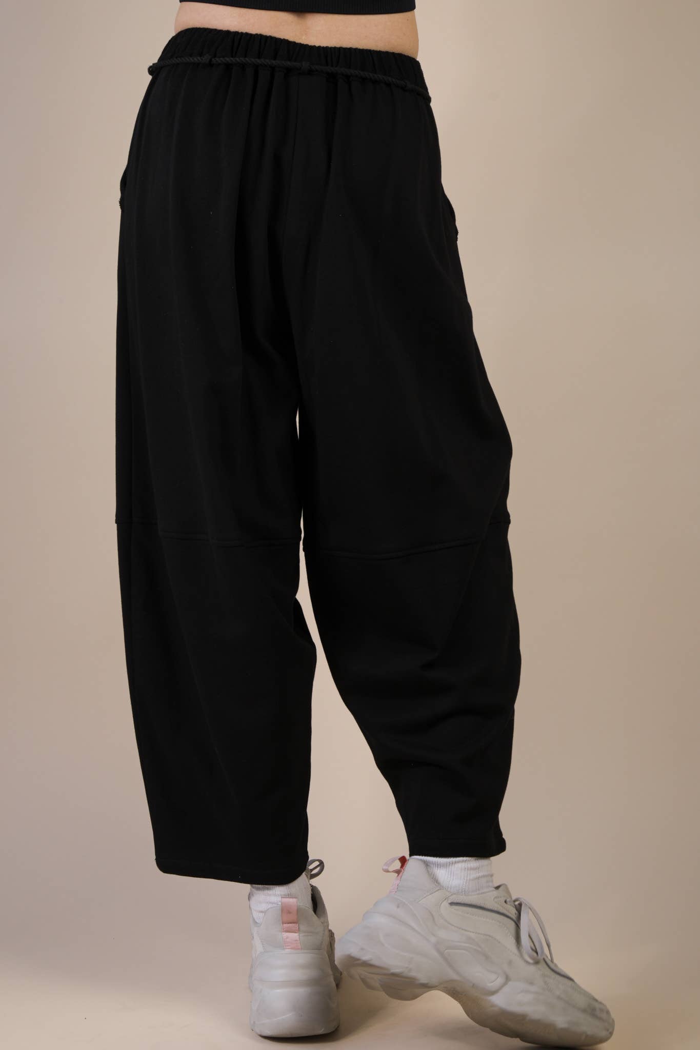 VERY J – Calças - Mulher por atacado – NP70814-Calças de Barril com Faixa de Cintura Trançada11