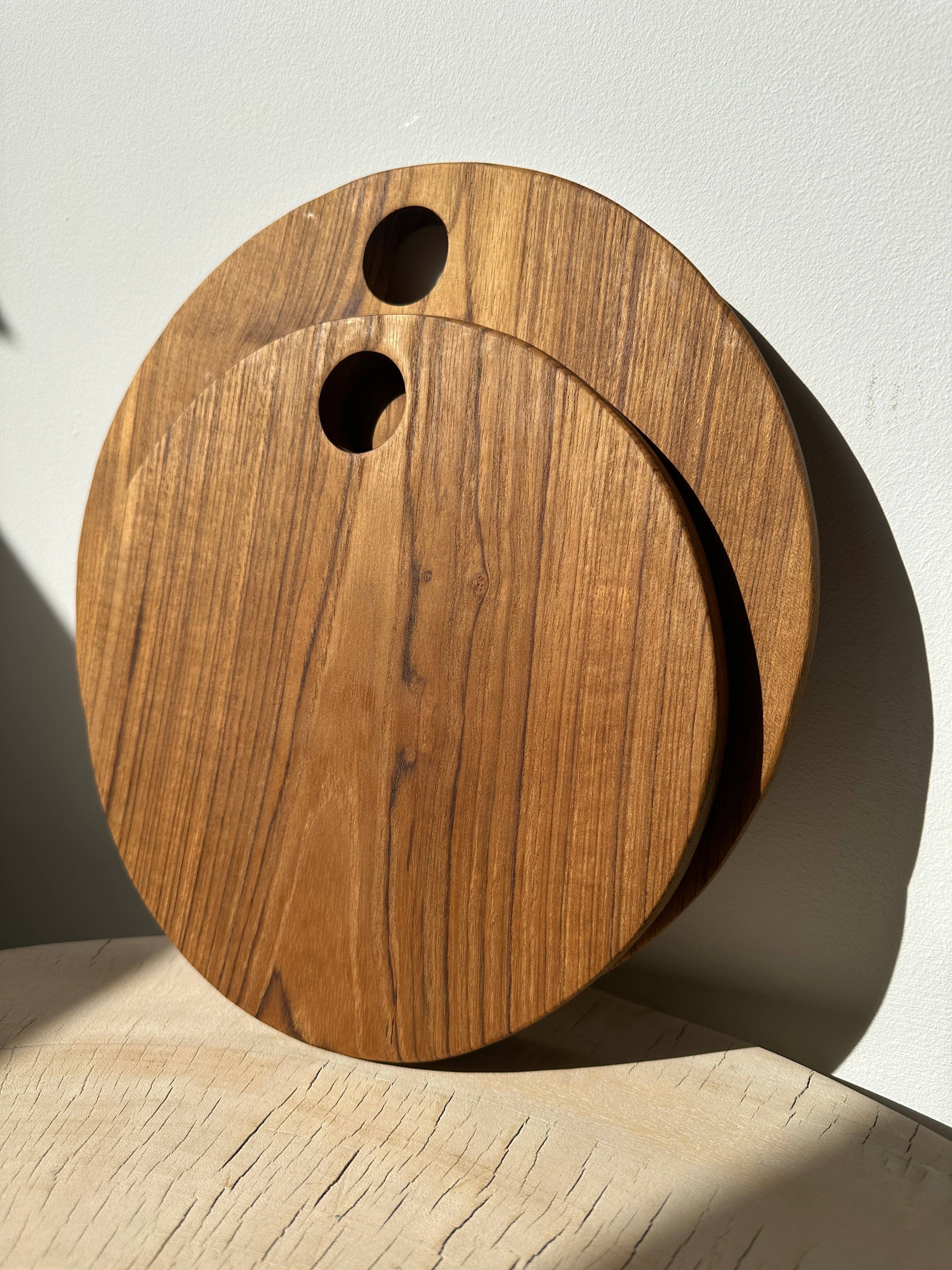 Office Objets – wholesale Skärbräda – Rund skärbräda i urholkad teak D:3035