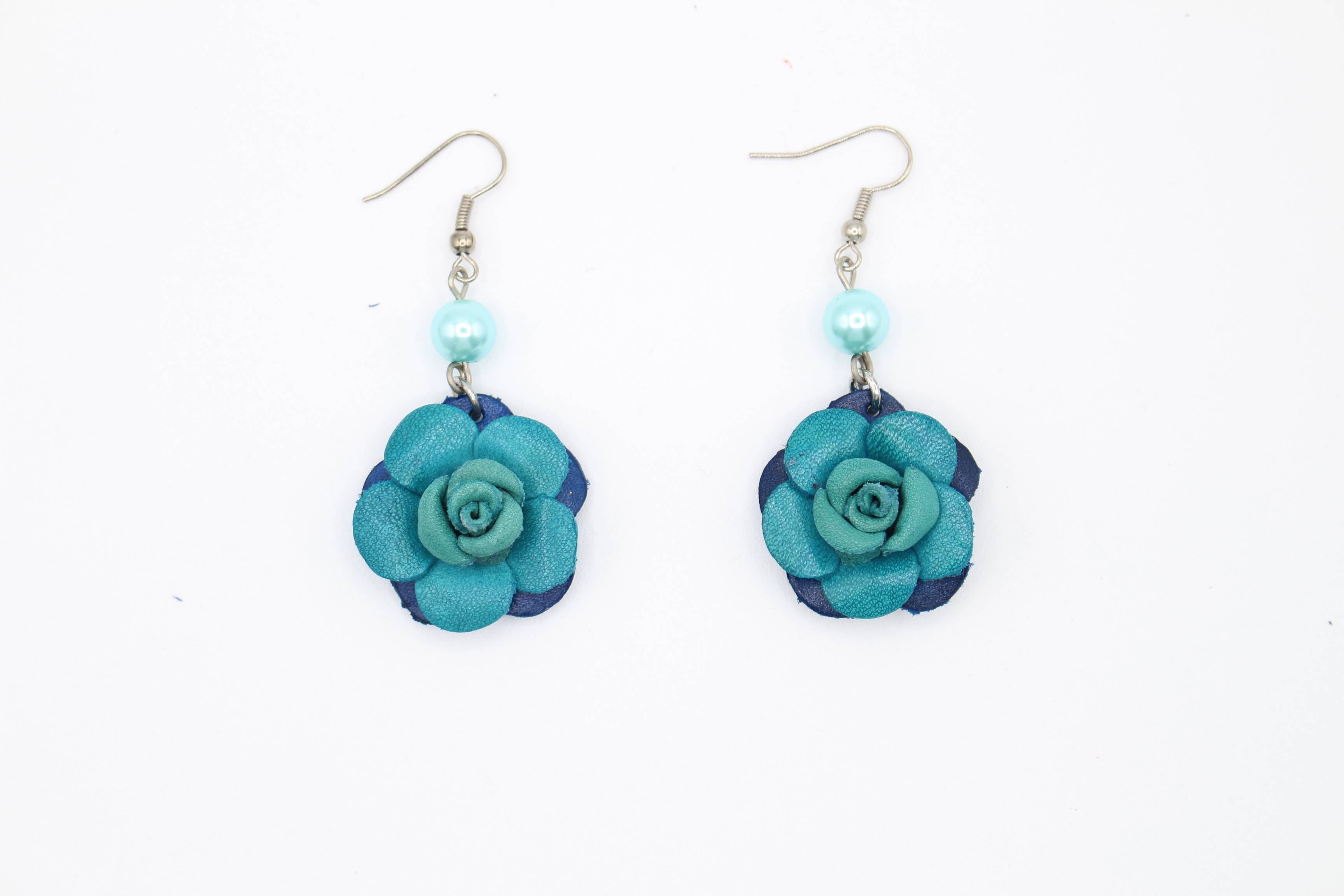 Sunflower Handmade leather inc - Vendita all'ingrosso Orecchini pendenti - orecchini a forma di rosa in pelle fatti a mano, colori assortiti5