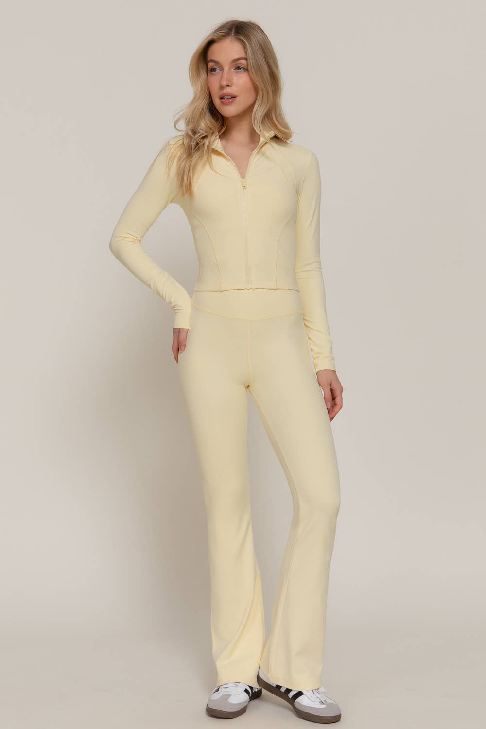 Active Basic | Active USA – Casaco de desporto - Mulher por atacado – Casaco de Treino com Fecho de Correr e Gola Alta de Manga Comprida10