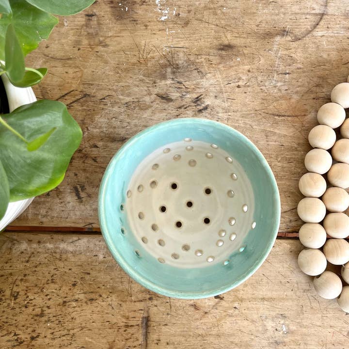 Coastal Clay Co. - Venta al por mayor Coladores - Cuenco clásico para bayas de verano con platillo - Colador de cerámica22