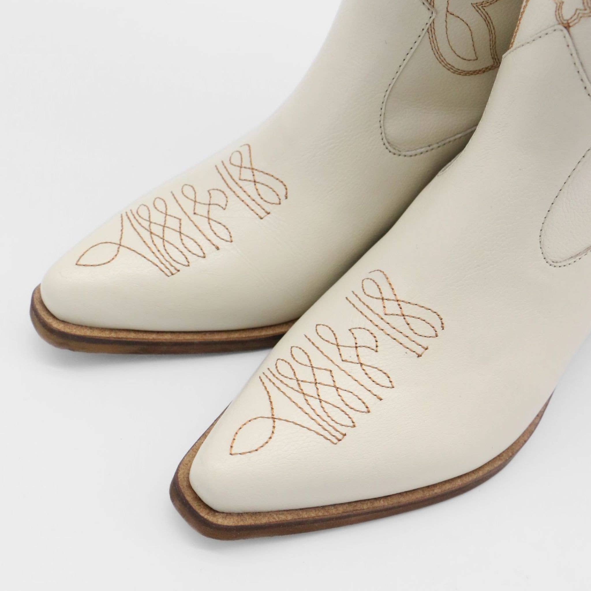 marfil Bota vaquera occidental imparable de cuero marfil para mujer de venta al por mayor en Faire12