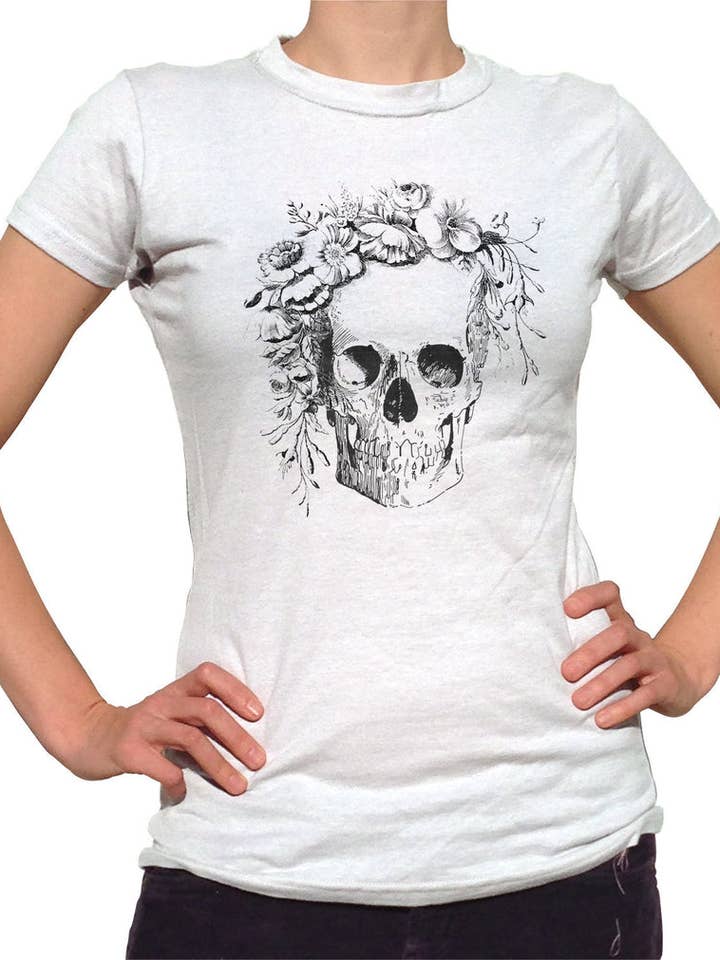 Camiseta feminina com caveira floral por atacado de Boredwalk