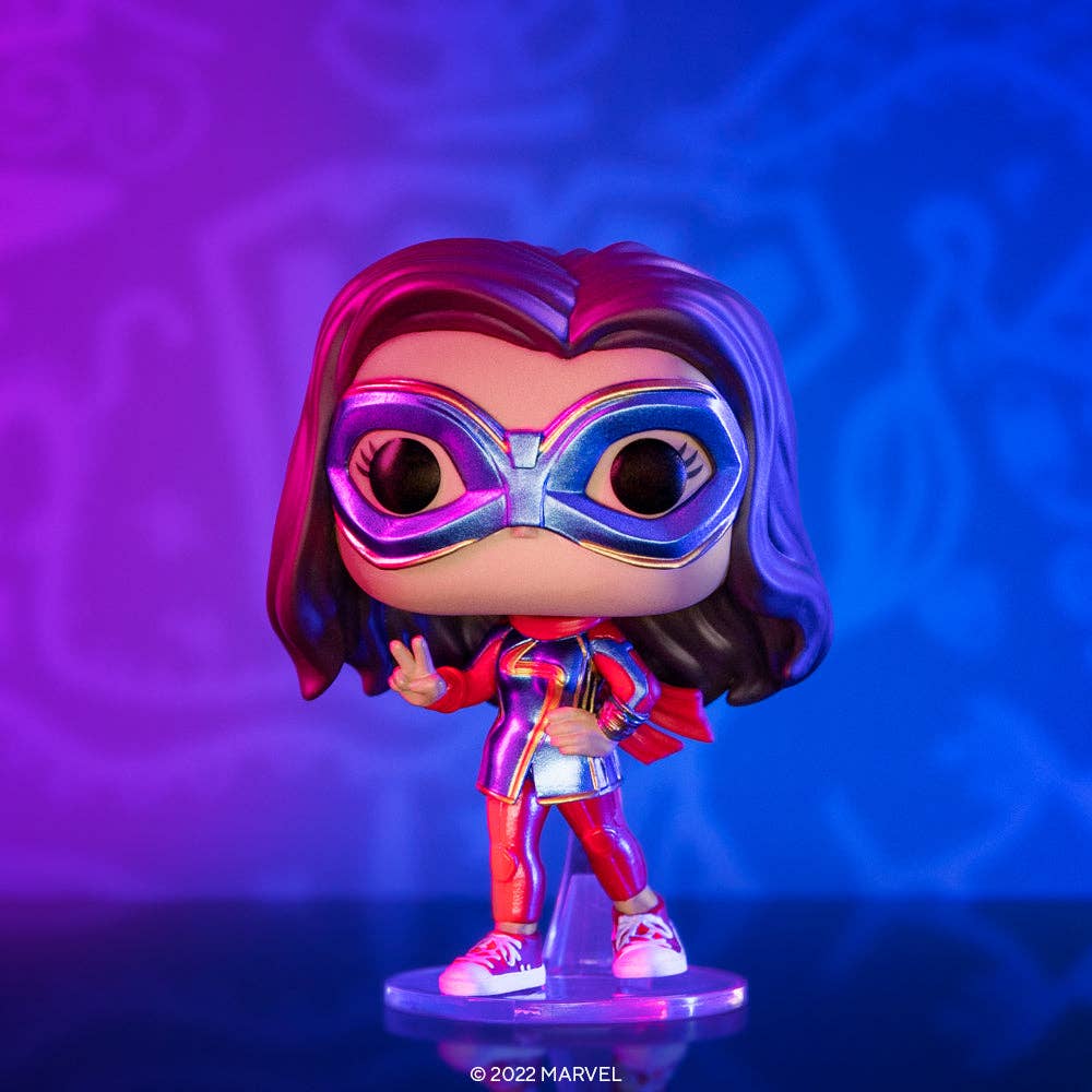 Fundom - Wholesale Figurine Toy - Kids - Funko Pop! Marvel Studios: Ms. Marvel - Ms. Marvel with Peace Sign1