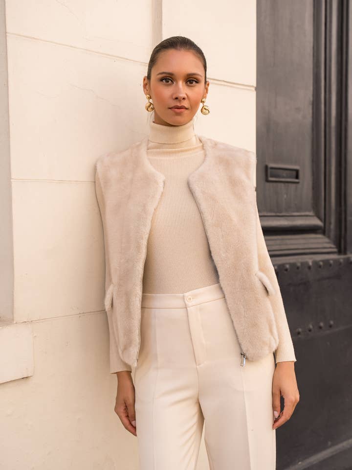 Sleeveless faux fur vest for wholesale by Attentif Paris