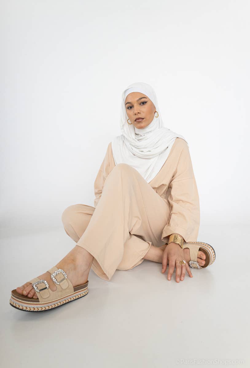 IDEAL OUTFIT – Großhandel Set aus Oberteil und Hose (NICHT Loungewear) – Damen – Abaya-Set mit überkreuztem Oberteil und seitlichen Knoten18