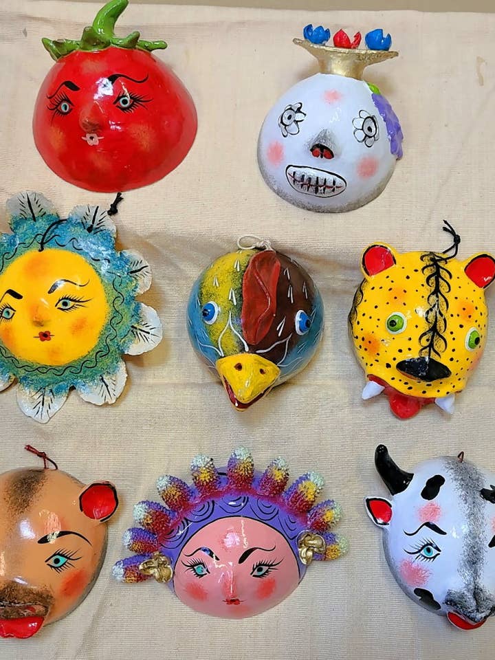 Máscara de coco, surtido para venta al por mayor de Arara Enterprises