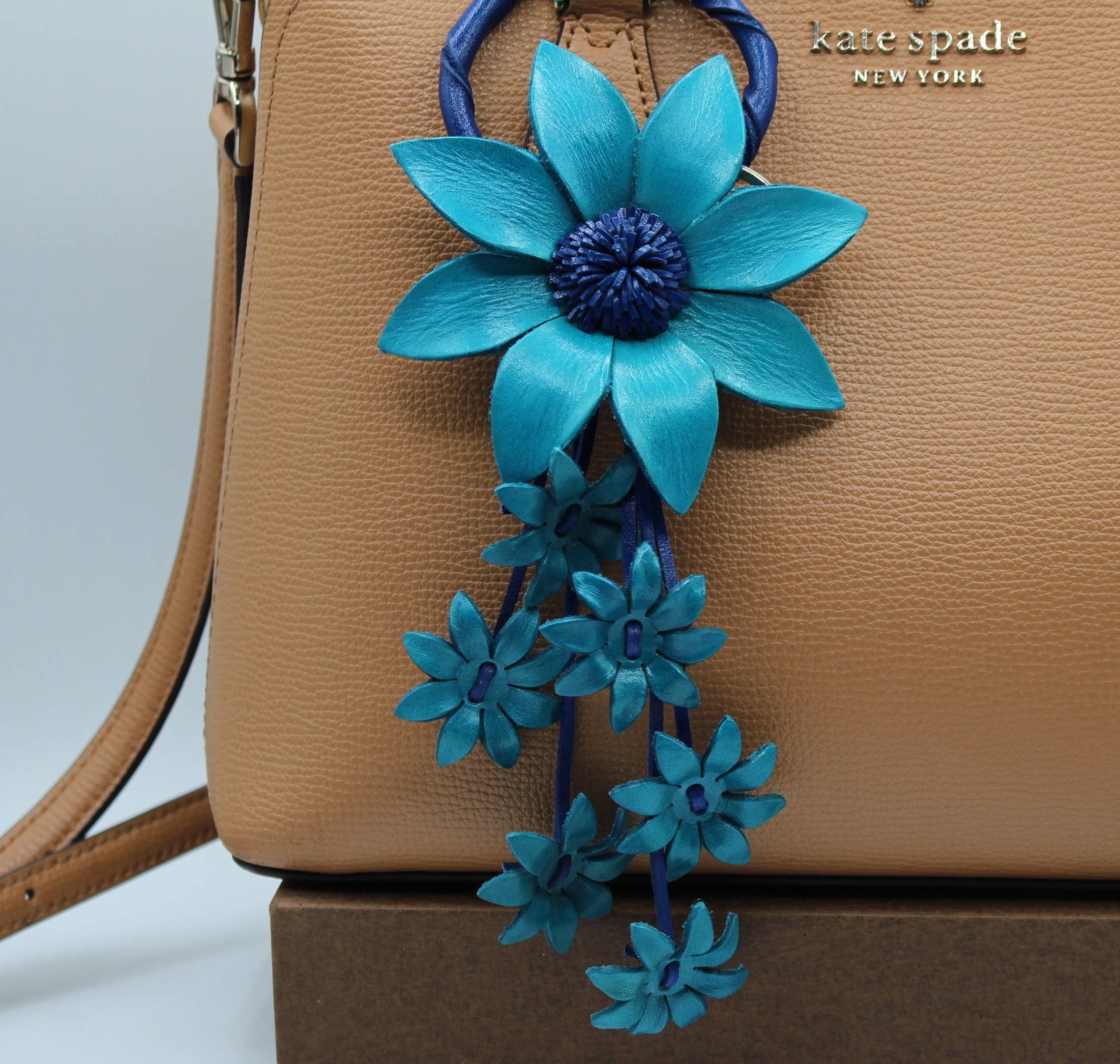 Sunflower Handmade leather inc - Wholesale Keychain - Women's - kc006 leather daisy flower keychain bag charm14