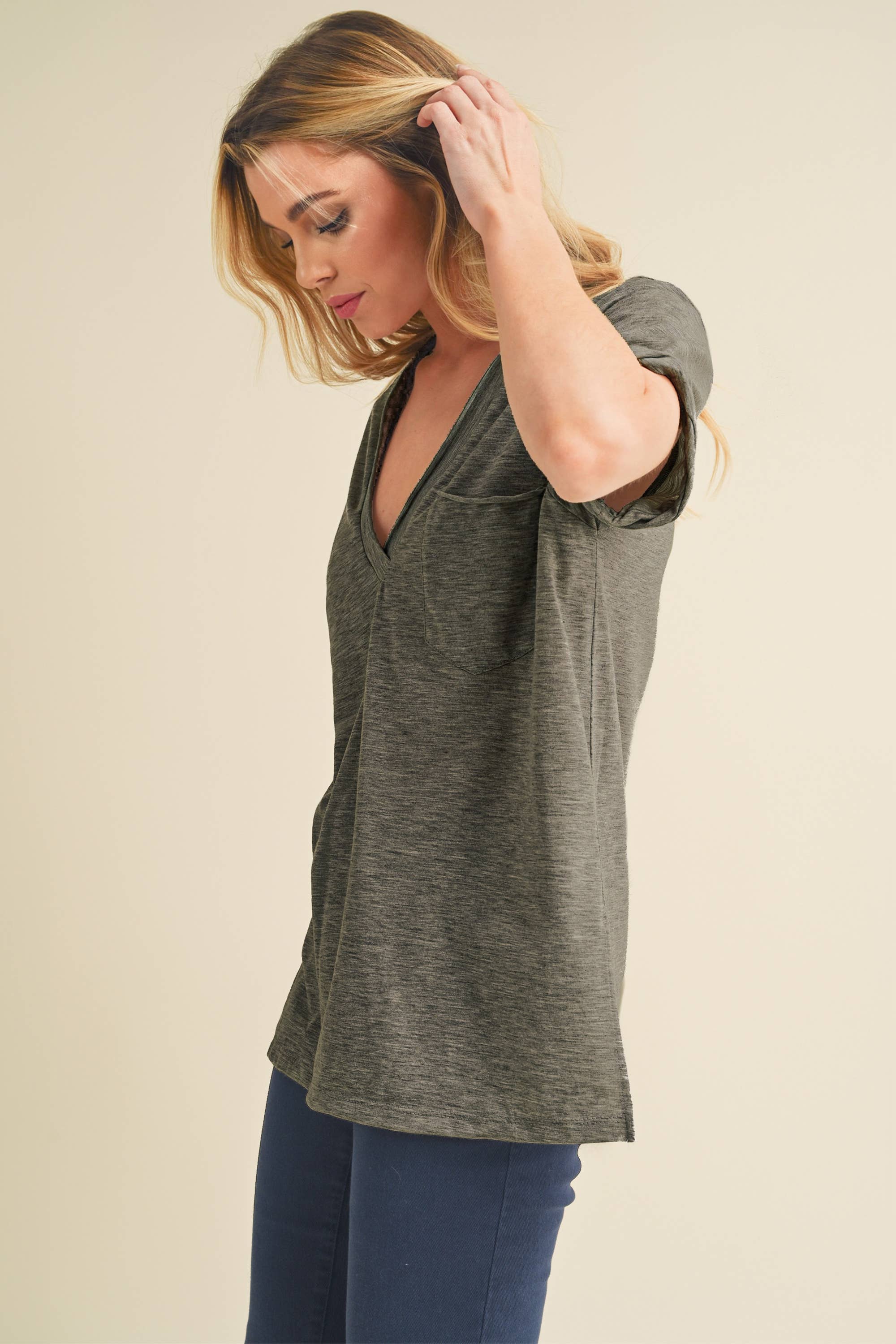 AEMI + CO - Wholesale T-Shirt - Women's - 8286DK Zoie V-Neck Short Sleeve Top32