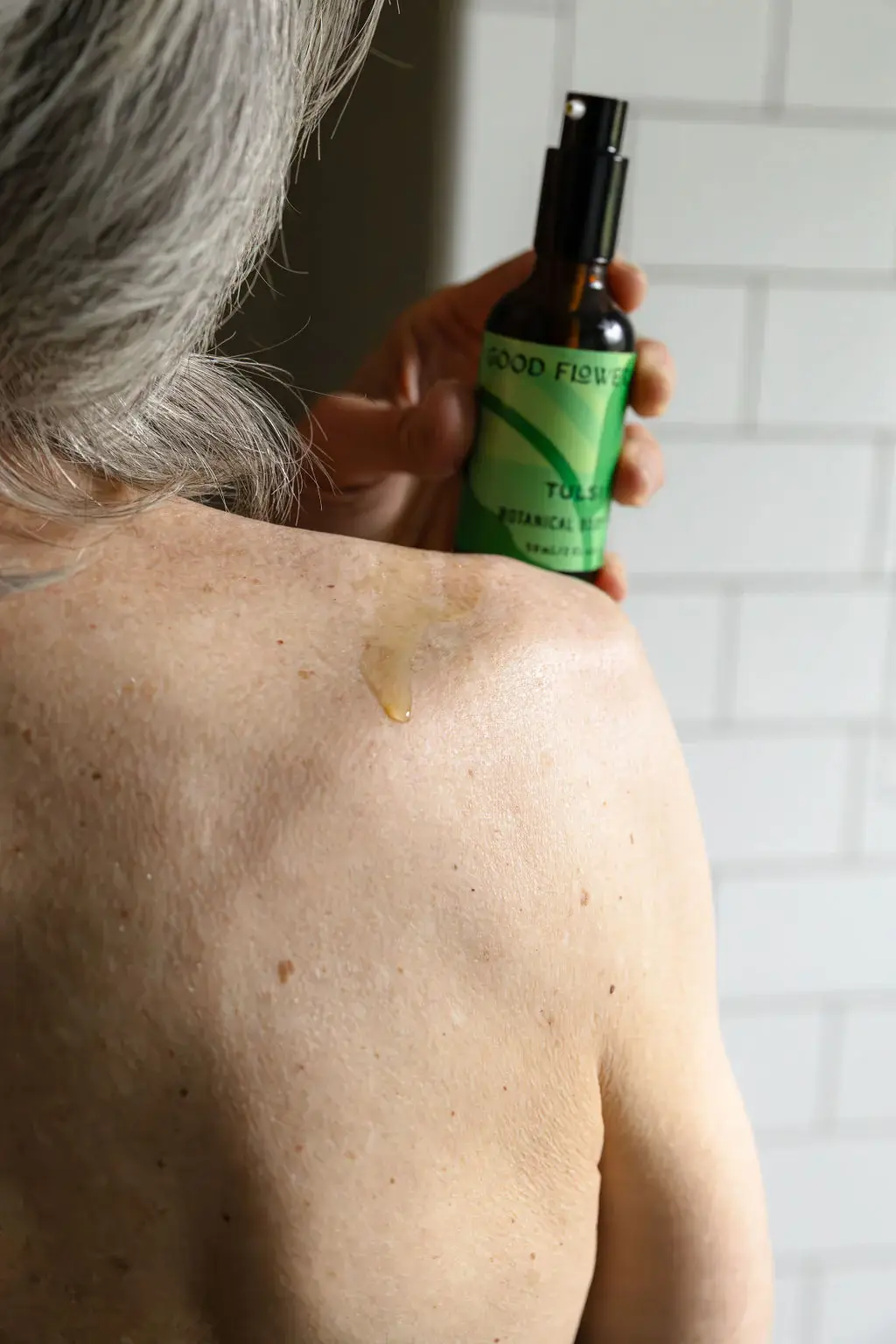 Good Flower Farm - Vente Huile pour le bain/corps - Huile corporelle botanique Tulsi/2 oz1