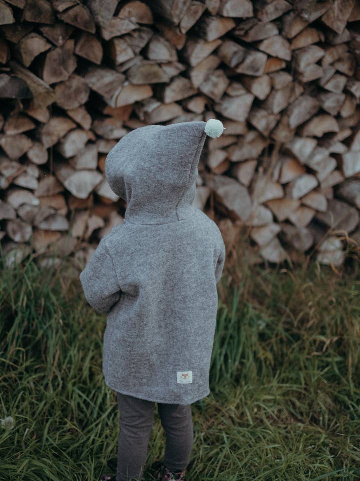 Giacca grigia «Dusty Mint» pronta per la spedizione - Milli Wonka per la vendita all'ingrosso da parte di Milli Wonka