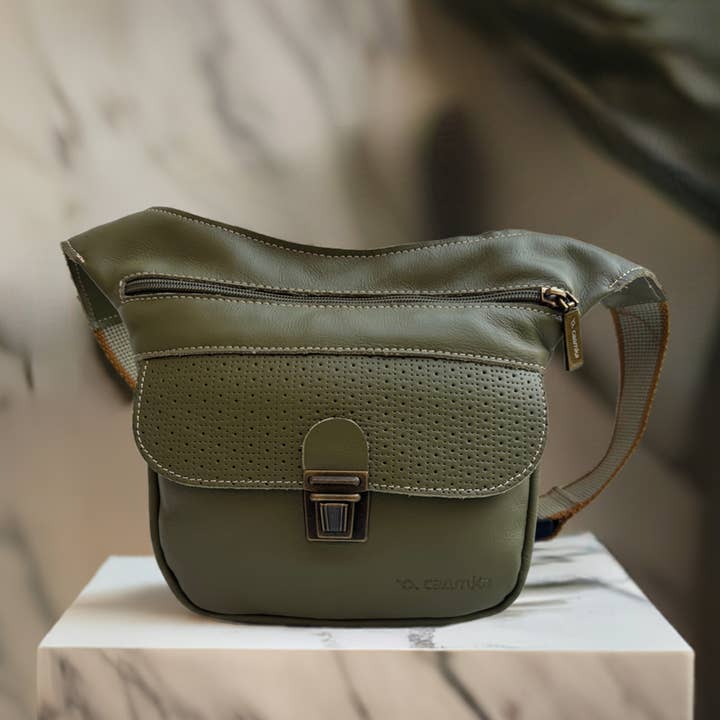 CAOMKA - Venta al por mayor Riñonera - Mujer - Riñonera Mini "Special Green Spring" · Piel de napa · Pieza Exclusiva Núm. 17138