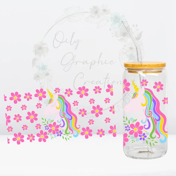Involucro DTF UV a forma di unicorno con fiori rosa da 16 once per la vendita all'ingrosso da parte di Oily Graphic Creations