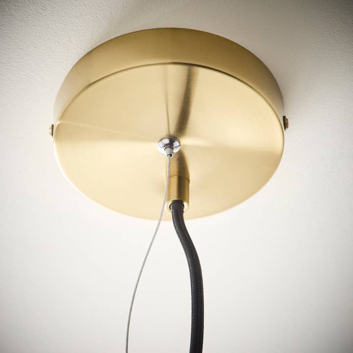 K LIVING - Wholesale Accent/Desk Lamp - 2 Light Clear Ribbed Glass Collection including Table lamp, Floor Lamp or Ceiling Pendant in a Brass finish9