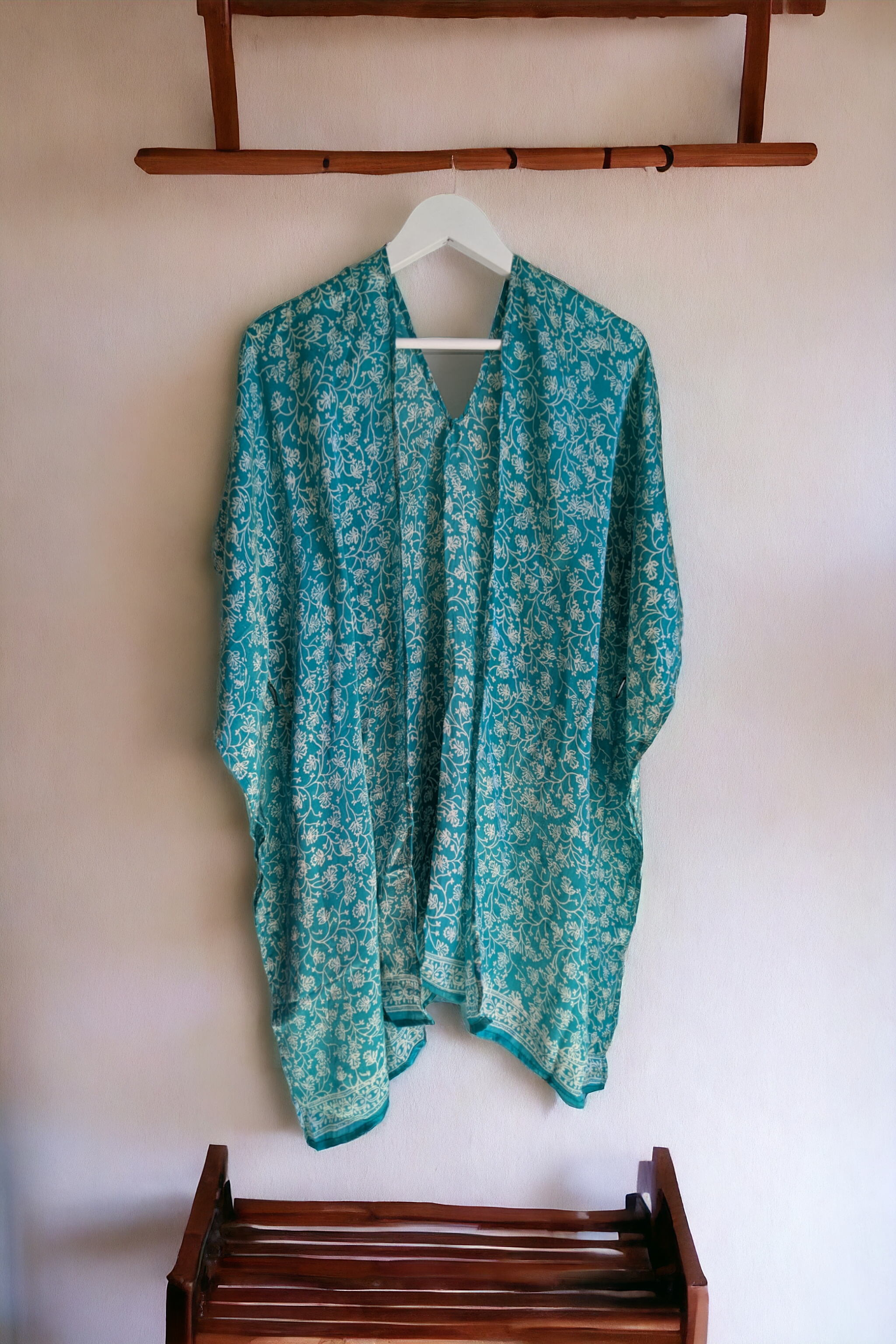 Cool Trade Winds – wholesale Kimono – Women's – Batik Printed Silk Kimono 2