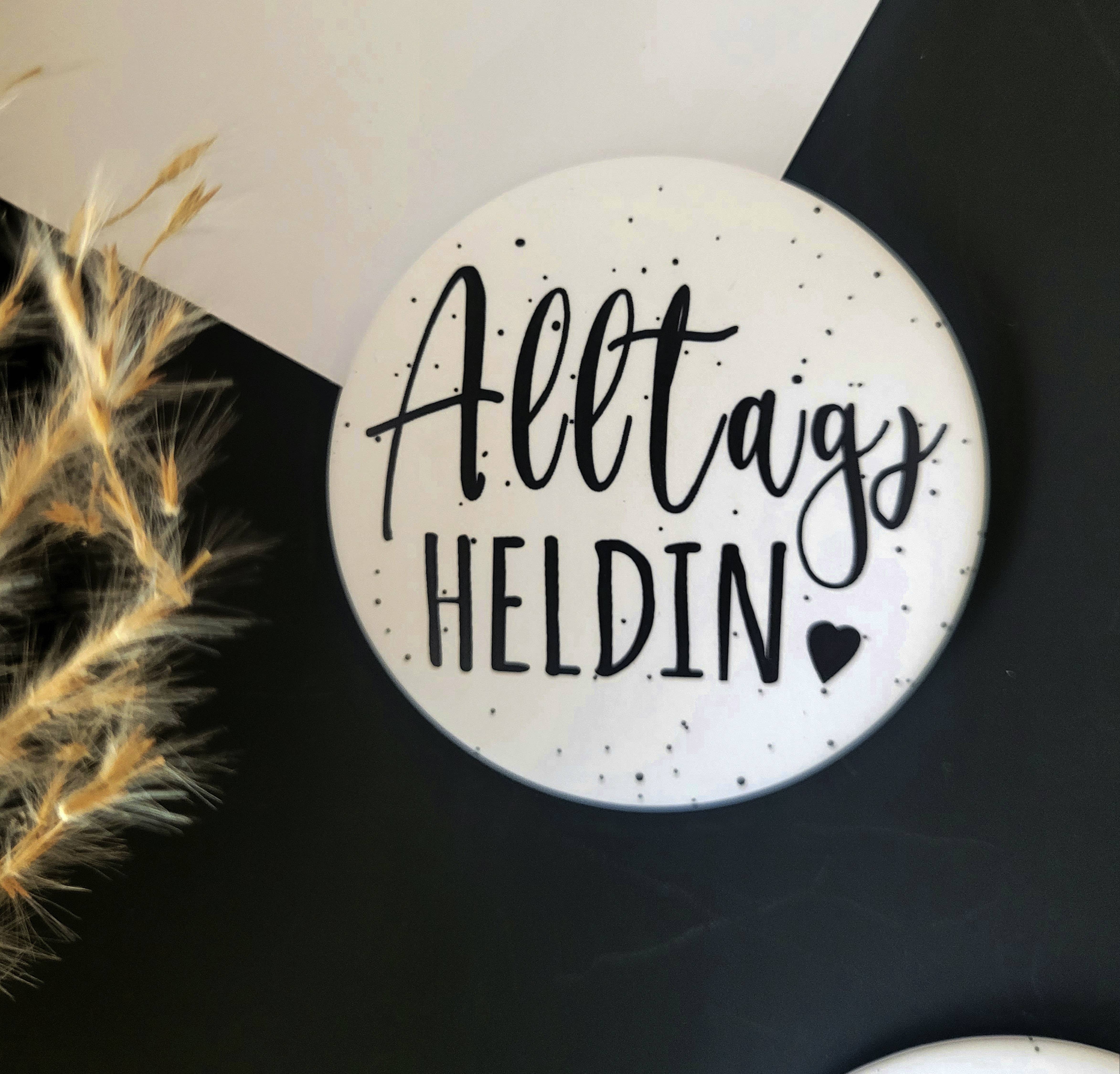 Farbrausch - Wholesale Magnet - Large magnet for pinboard or fridge "Everyday Heroine"