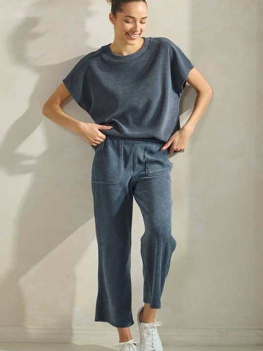 Conjunto de Top de Manga Curta e Calças Cropped de Veludo Cotelê para Mulheres por atacado de Yelete