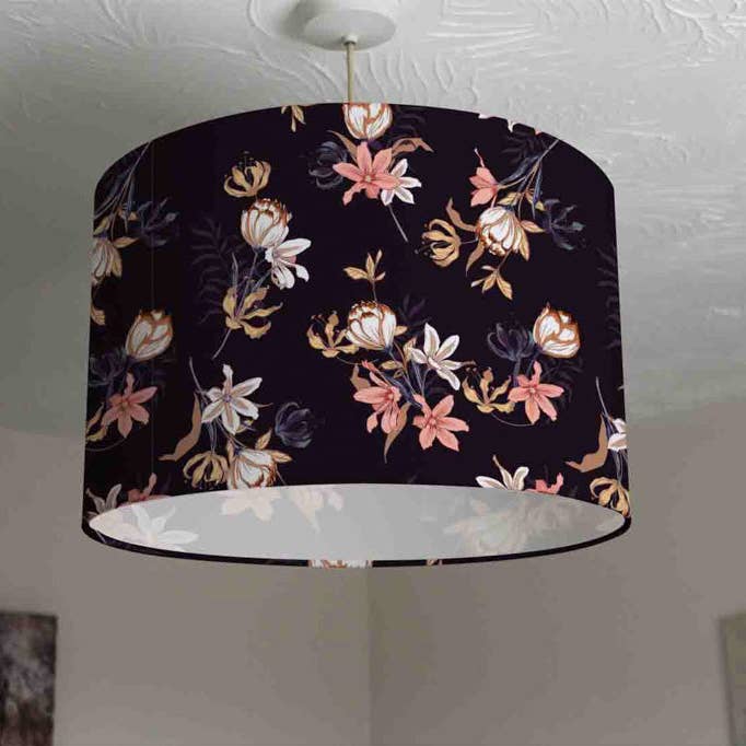 Fleurs Épanouies (Plafond & Abat-jour) pour la vente par Benjamin Tate Design