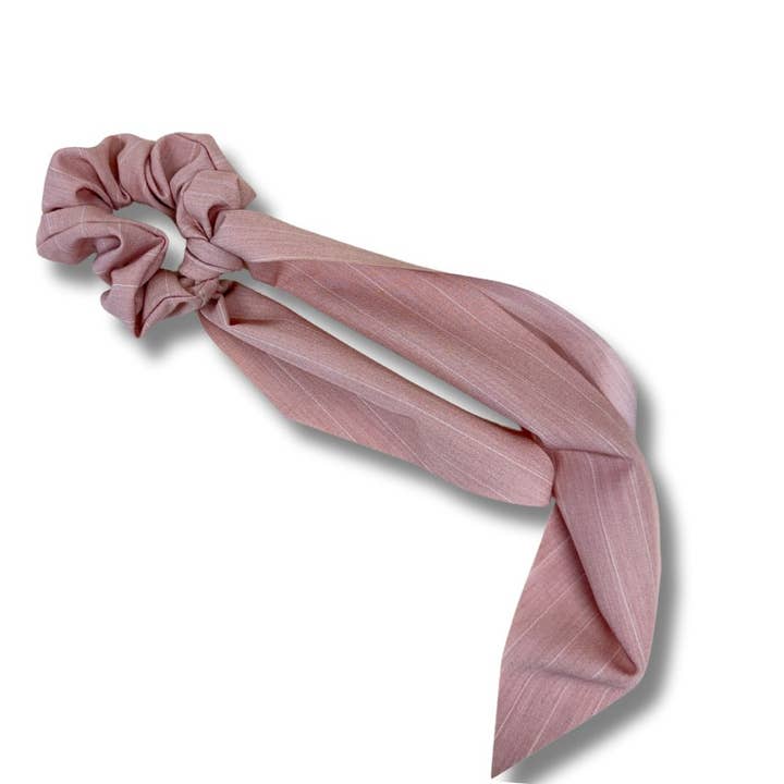 Chouchou avec ruban "Stripes Rose" pour la vente par Hairjewelz by Elle