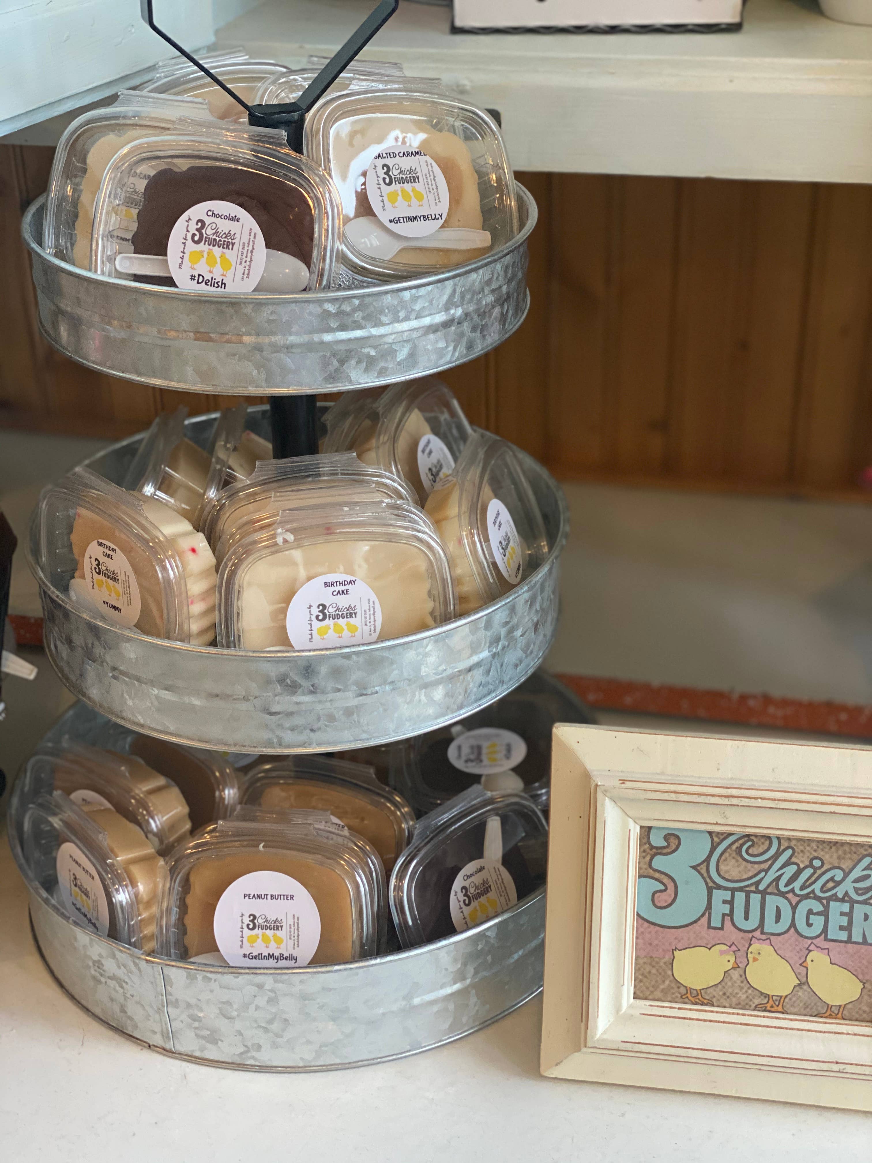 3 Chicks Fudgery - Vente Fudges - Paquet d'échantillons de fudge de 1/4 livre 
Saveurs classiques du quotidien1