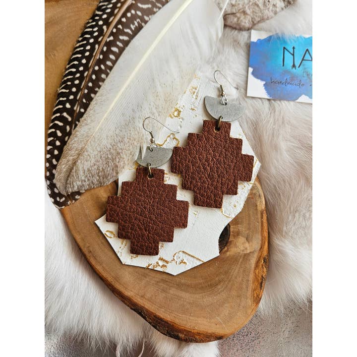 Native Leather Co - Vente Boucles d'oreilles pendantes - Boucles d'oreilles en cuir marron inspirées du sud-ouest avec dessus en argent6