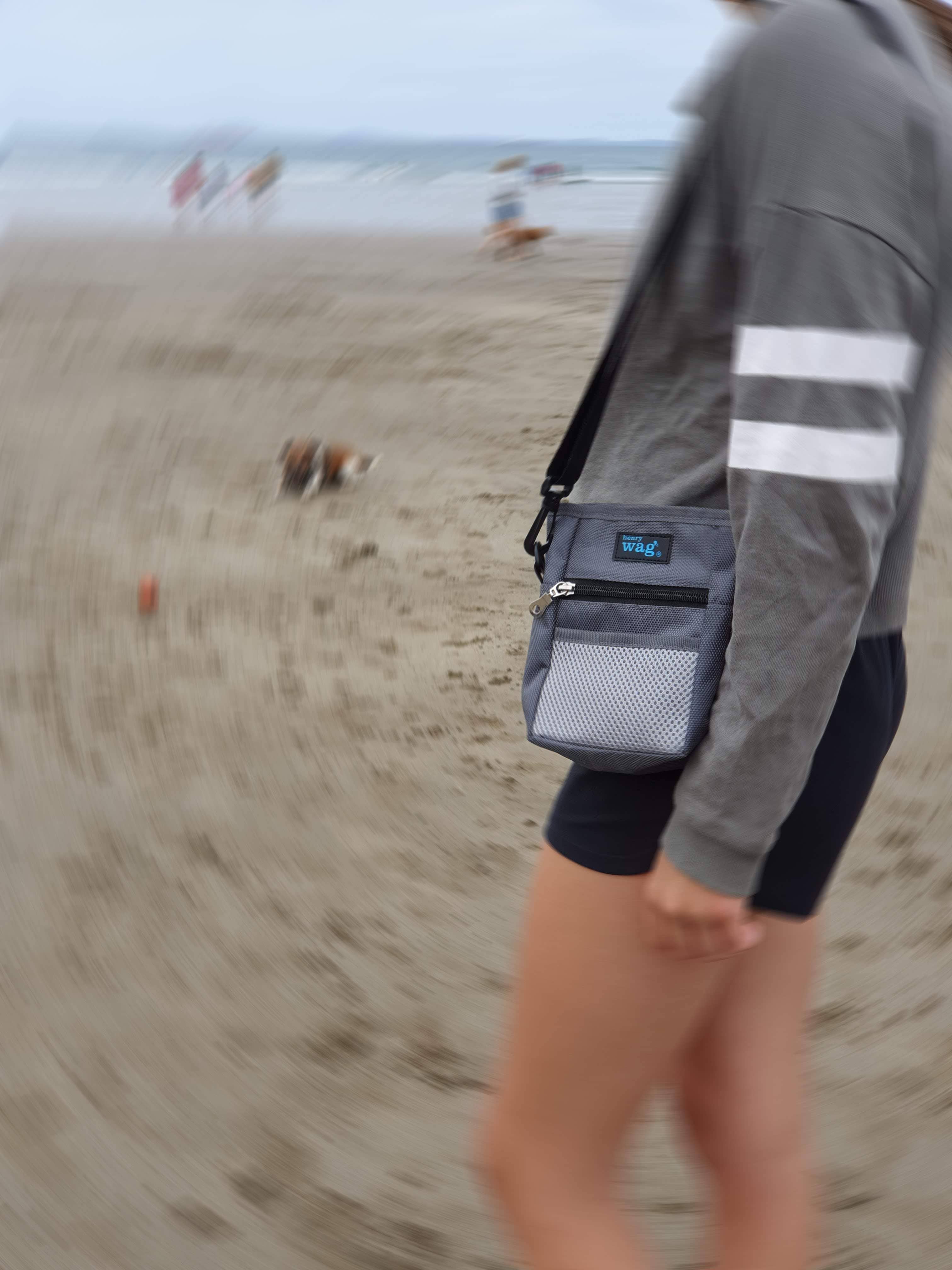 Henry Wag – wholesale Pet treat bag – Dog – Henry Wag Dog Treat Travel Bag3