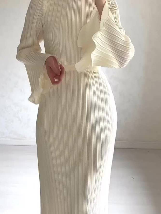UNISHE - Wholesale Dress - Women's - Textured Long Flare Sleeves Maxi Dress ZK1630