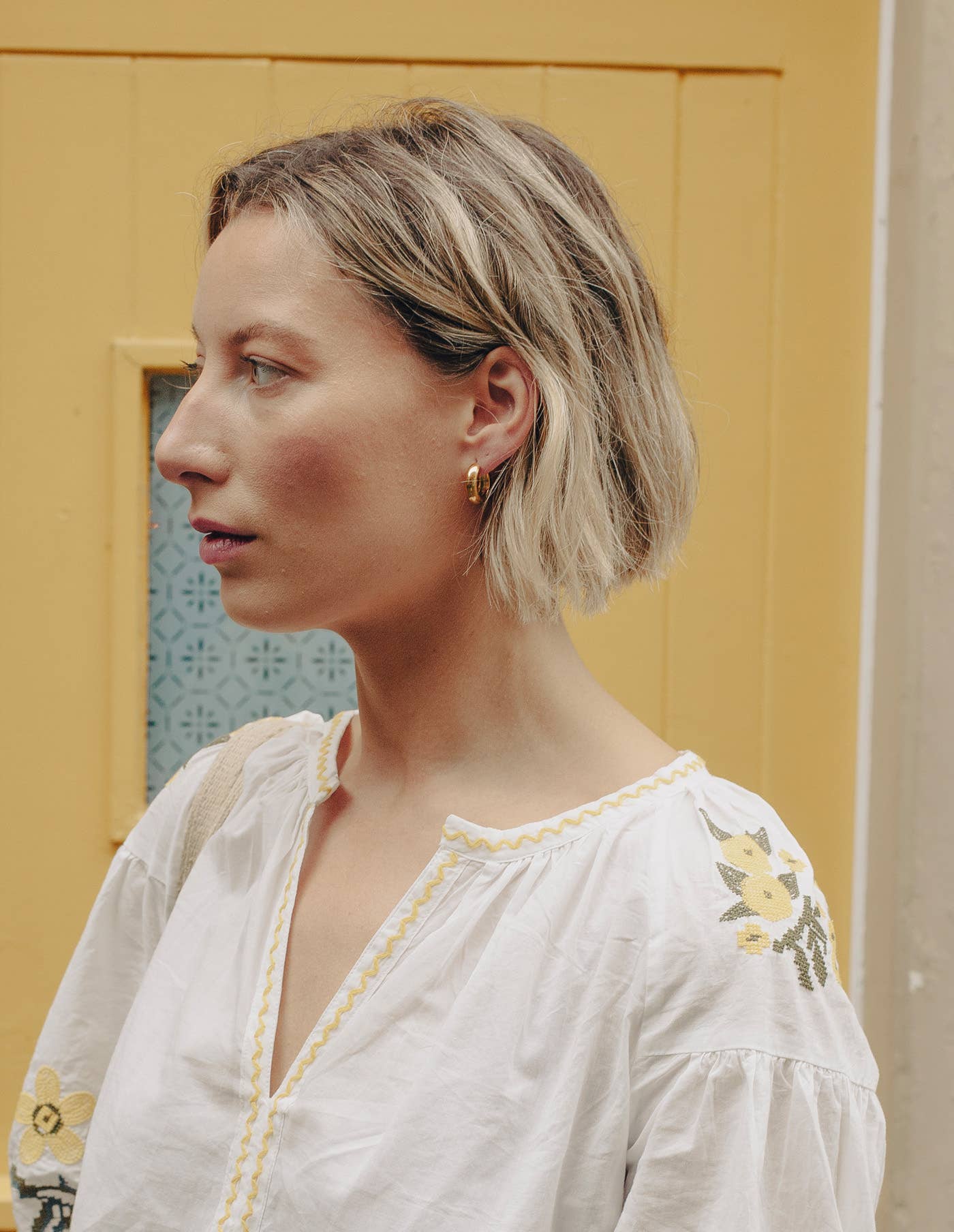 Nordic Muse – Engroshandel Hoops – Guld Medium Leverback Bold Hoop Øreringe, Vandtæt4