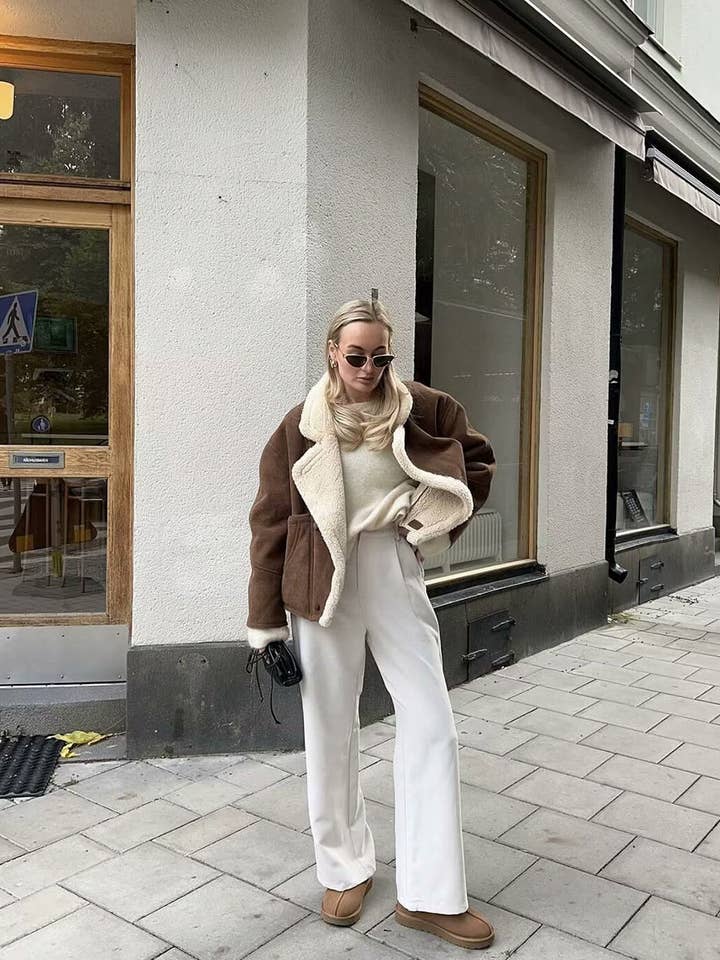 Aria Romance - Wholesale Fur/Faux Fur Coat - Women's - Retro Lambskin Trench Coat