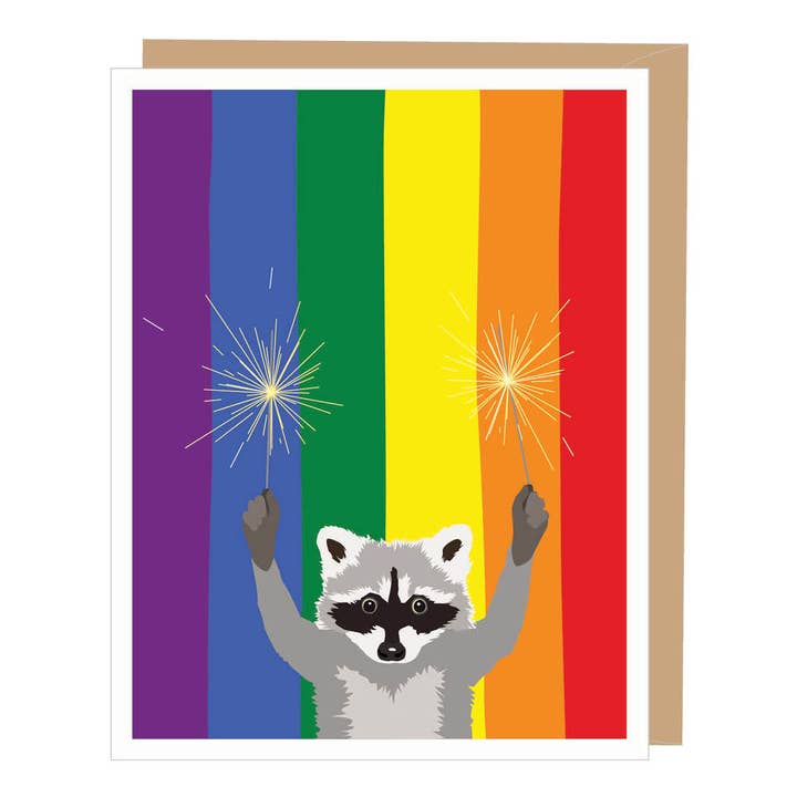Apartment 2 Cards – Cartão de saudação diária por atacado – Guaxinim com Sparklers Rainbow Flag Cartão do Orgulho