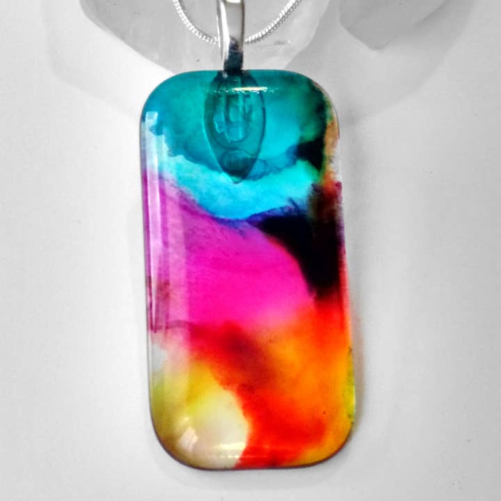 Cyclone tropical, pendentif et collier en verre pour la vente par Studio 1153