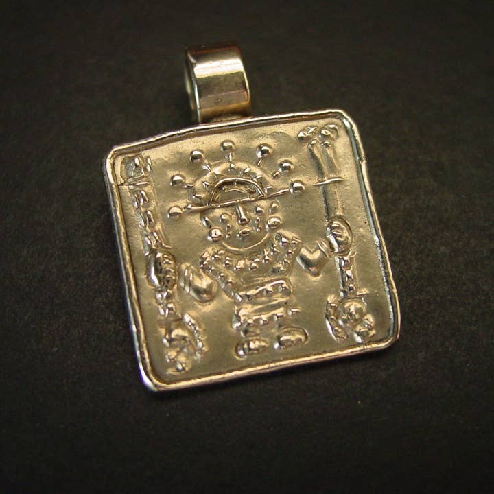 Vis a Vis Jewelry - Venta al por mayor Abalorios/colgantes individuales - Colgante Viracocha, diseño del dios creador inca, tallado a mano