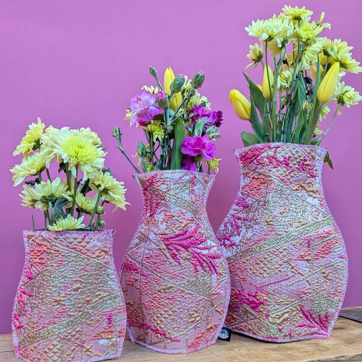 Pop Up Vase in Gold and Coral for wholesale on Faire0