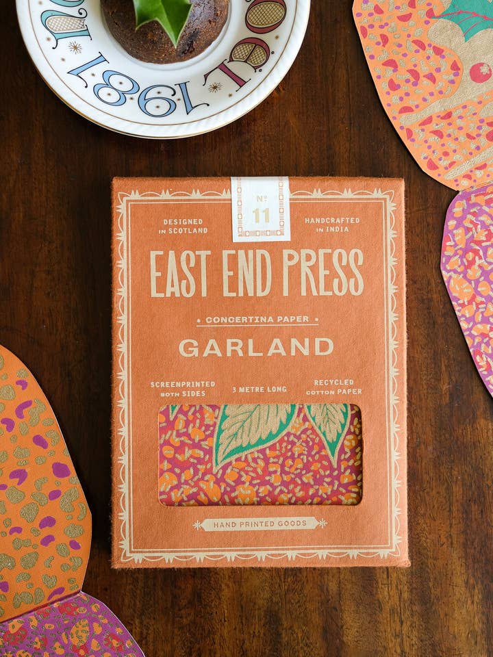 Guirnalda de concertina con pudines navideños para venta al por mayor de East End Press (UK/EU/AU/NZ)