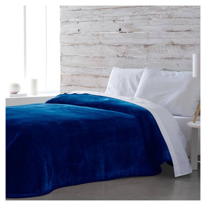 Barceló Hogar - Wholesale Throw Blanket - “Basic” Bed Blanket