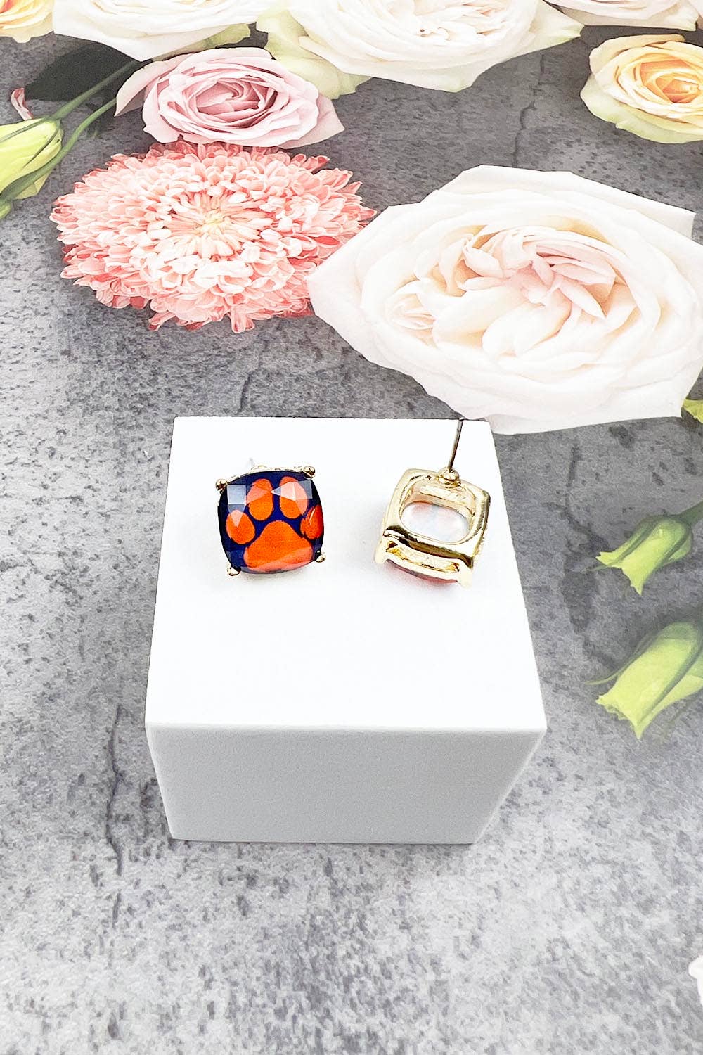 JHP Collection - Wholesale Stud/Post Earrings - DOG PAW PRINT CUSHION CUT EPOXY STUD EARRING37