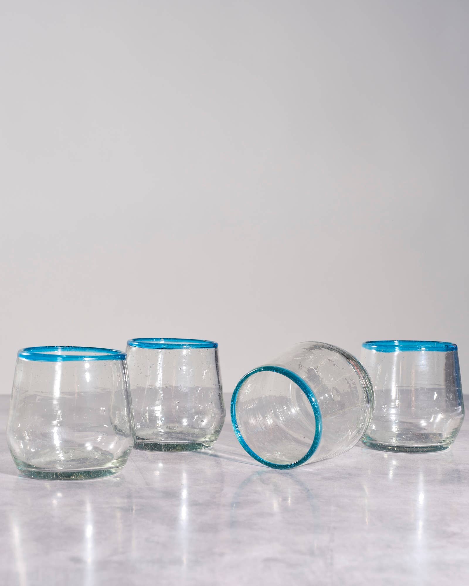 Sobremesa - Wholesale Wine Glass - Aqua Rim Roly Stemless Wine Glass | Barware | Glassware2