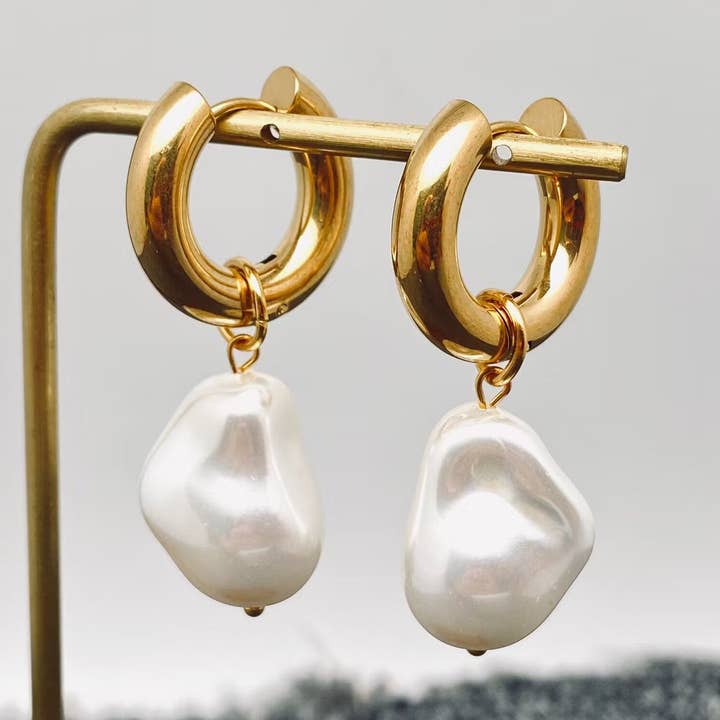 Mio Queena - Wholesale Huggie Earrings - FGS- Pearl Charm pendant 18K Stainless Steel Huggie Earrings0