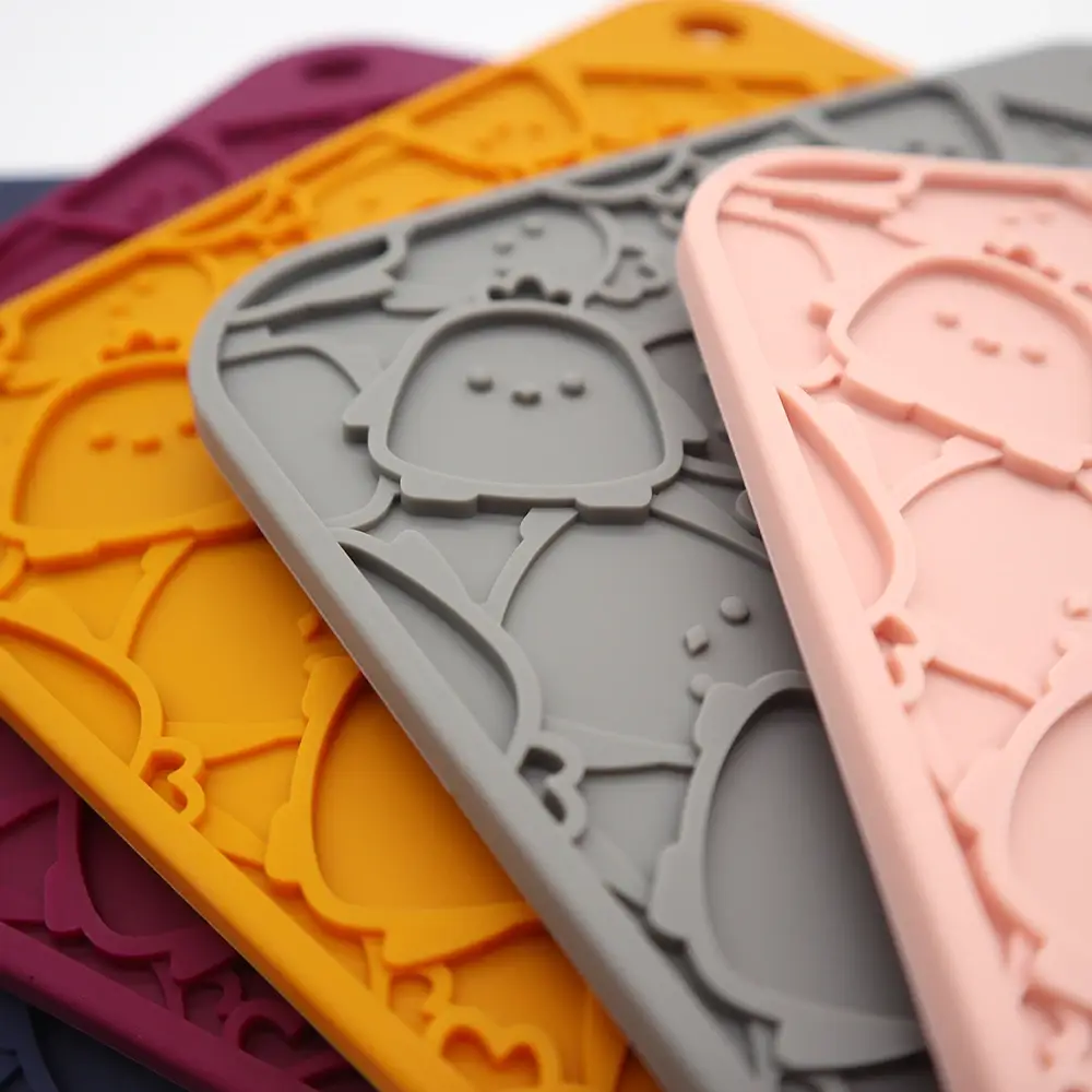 Doggotique - Wholesale Pet Food Mat - Dog - Schleckmatte Chicken Party, Lick Mat Dog, Feeding Mat Dog5