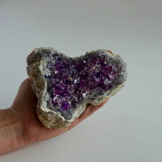 House of Shokunin - Wholesale Novelty Candle -  Handcrafted Crystal Scented Candle, Crystal Candle, Decorative Candle, Home Decor, Living Space Decoration, Spiritual Gift Decorative Candle Artist Candle1